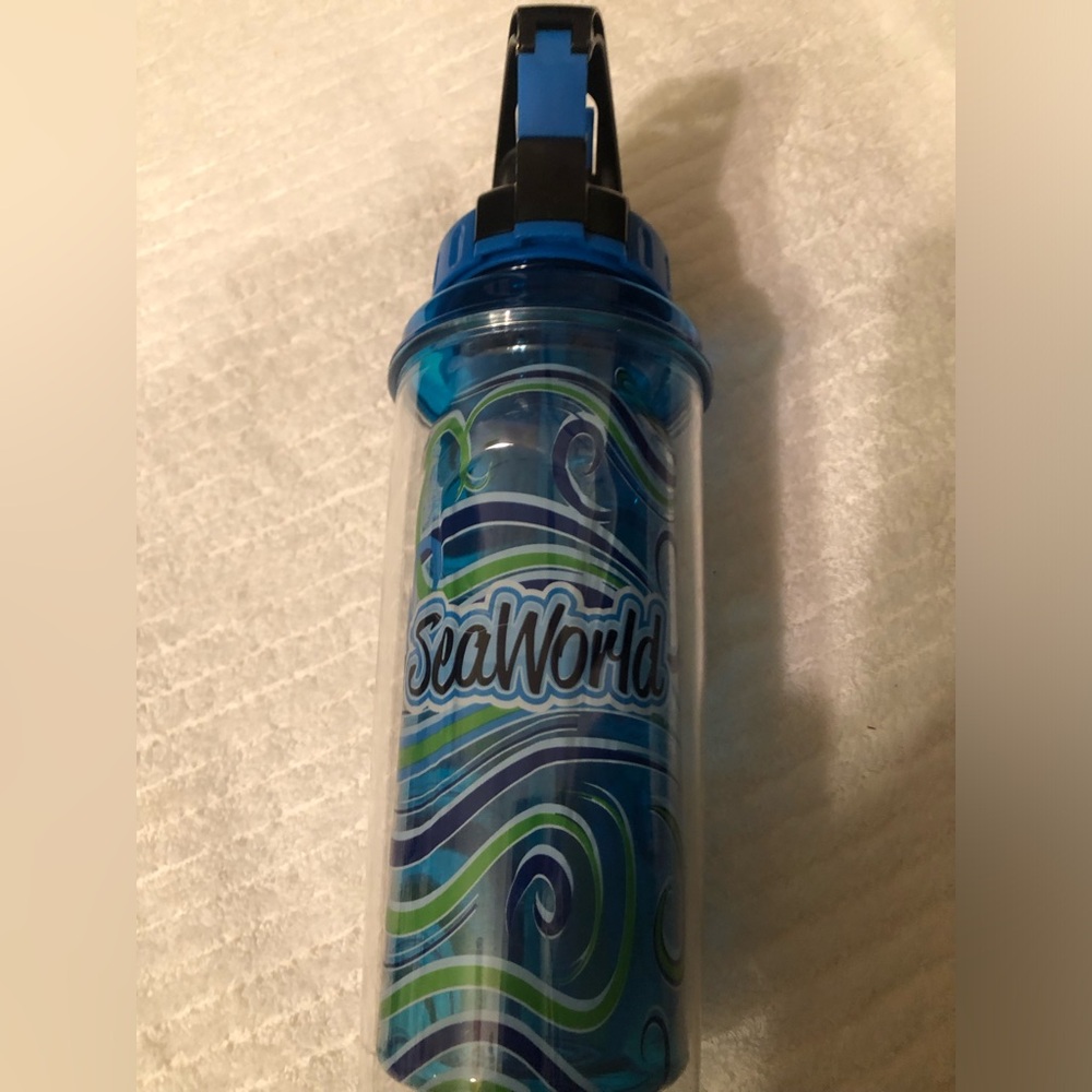 SeaWorld Blue and Green Water Bottle